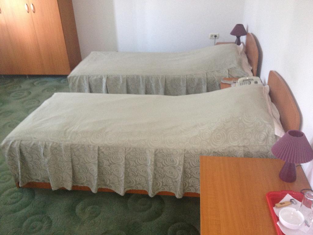 Hotel Lotus Arad Rum bild